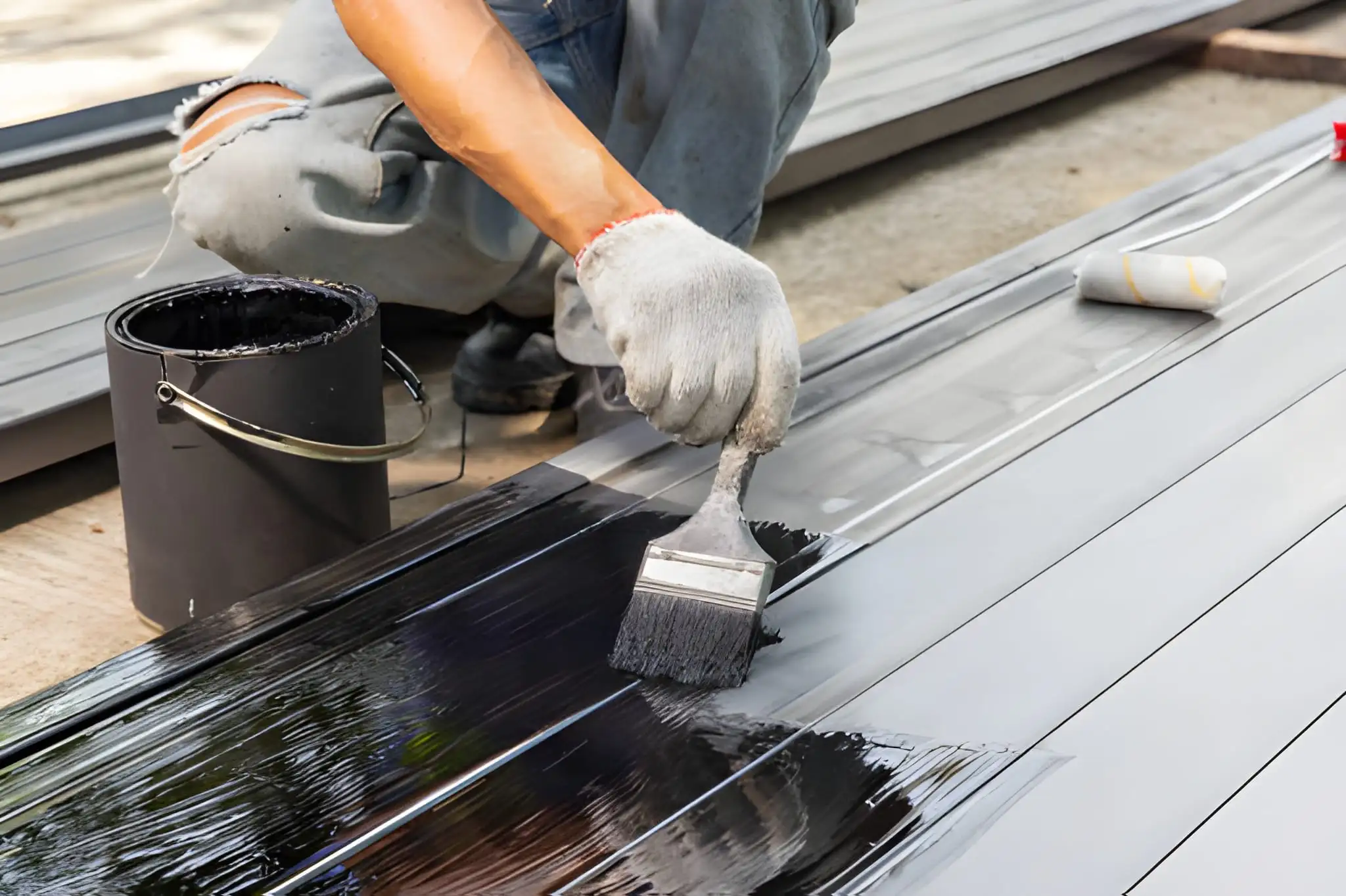 can you paint a metal roof